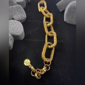 Sassy Jones Vintage Bracelet, Curvy girl friendly